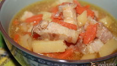 рагу из картофеля со свиной грудинкой в мультиварке