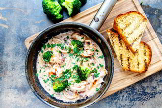 Рагу из морепродуктов с соусом Зеленый перец