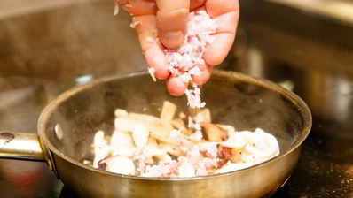 рагу из морепродуктов с соусом зеленый перец