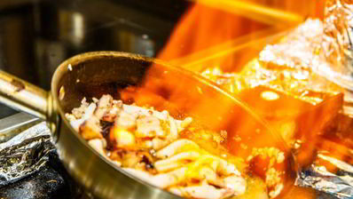 рагу из морепродуктов с соусом зеленый перец