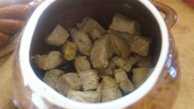 рагу со свининой и тыквой в горшочках