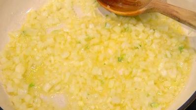 ризотто с перепелиными яйцами и копченым салом