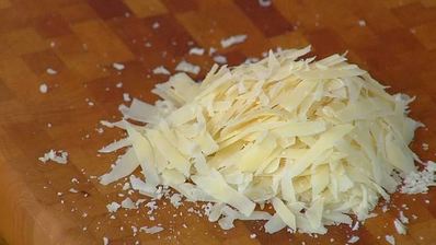 ризотто с перепелиными яйцами и копченым салом