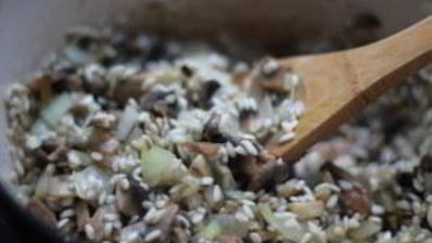 ризотто с шампиньонами и луком