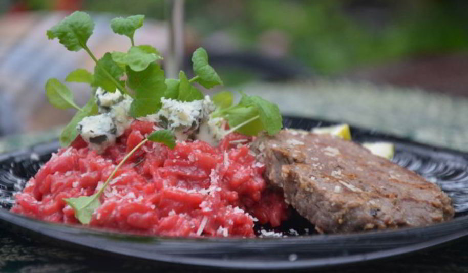 Рецепт ризотто со свеклой и стейками