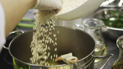 зеленое ризотто со скумбрией