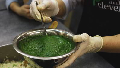 зеленое ризотто со скумбрией