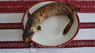 фаршированная щука с салом в духовке