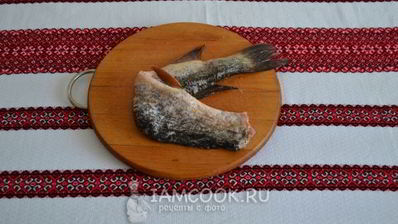 фаршированная щука с салом в духовке