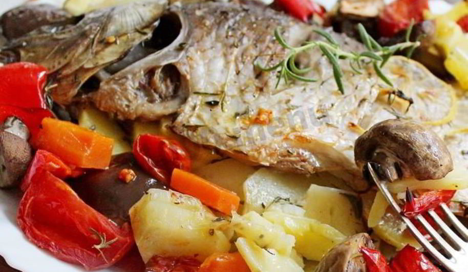 Рецепт карпа в рукаве в духовке