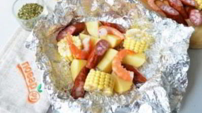 креветки с картофелем и кукурузой в фольге