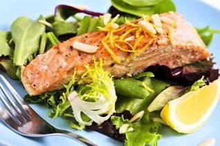 Лосось, жаренный с медом и кориандром