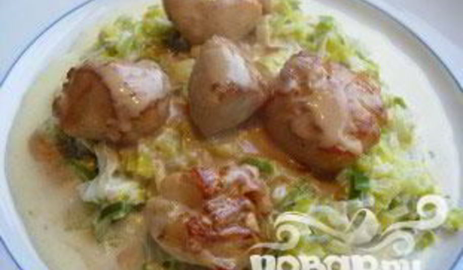 Рецепт морских гребешков с фондю из лука-порея