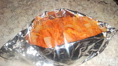 рыба под овощами в фольге