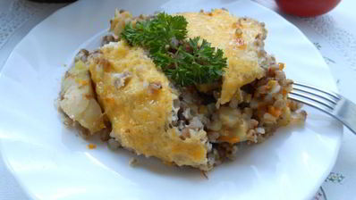 рыба с гречневой крупой в горшочке