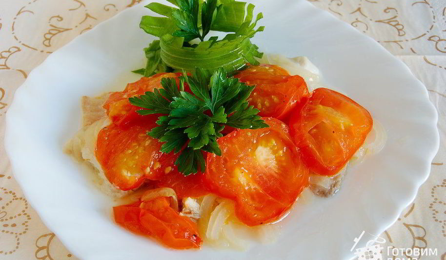 Рецепт рыбы с луком и помидорами
