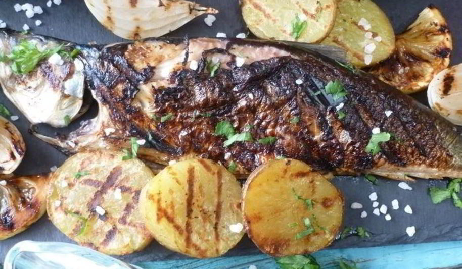 Рецепт сельди на гриле с подпеченными овощами