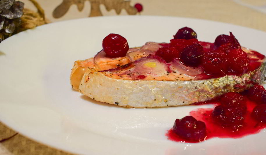 Рецепт семги в клюквенном соусе