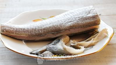 треска тушеная с морковью и луком