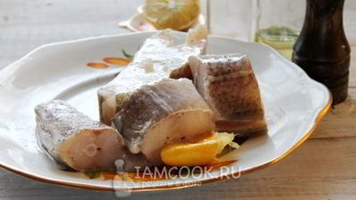 треска тушеная с морковью и луком