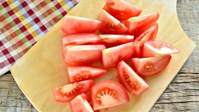 цесарка в духовке с картофелем и черносливом