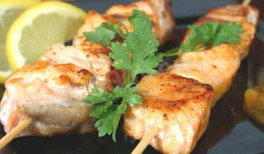 Рецепт рыбного шашлыка семга на мангале