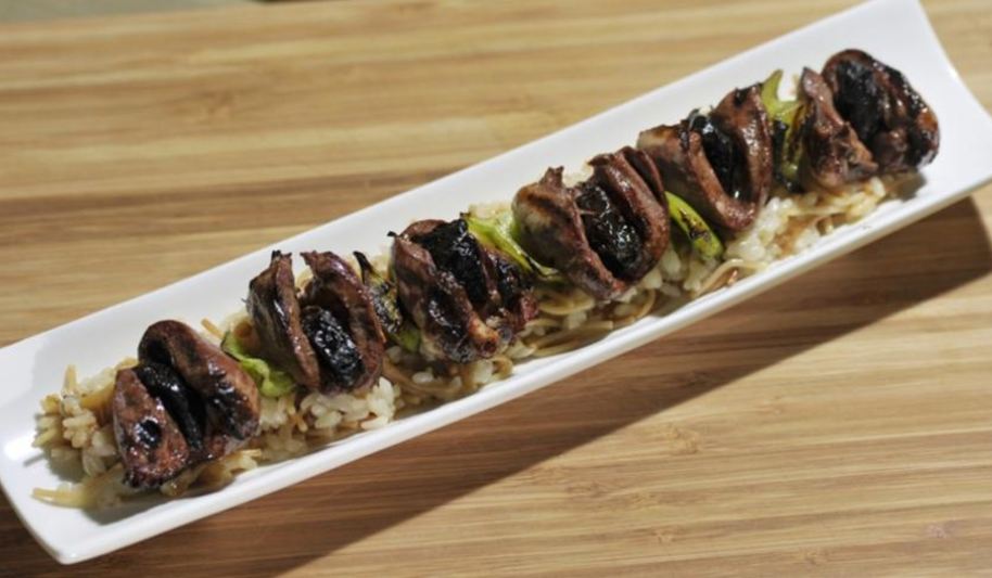 Рецепт шашлычков из сердечек индейки с пилавом