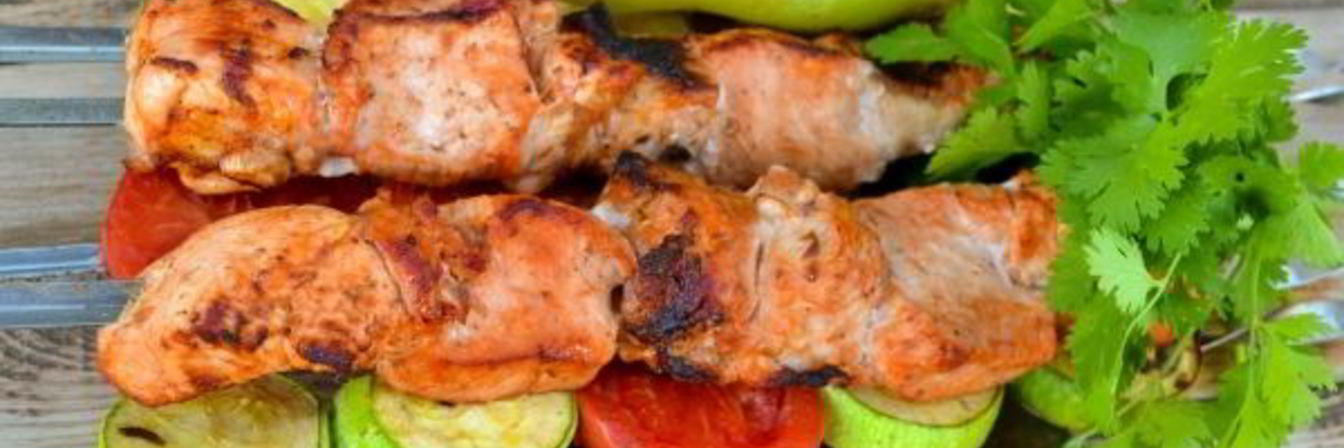 Шашлык Ассорти из свинины, курицы и овощей