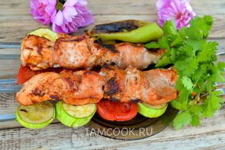 Шашлык Ассорти из свинины, курицы и овощей