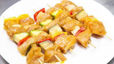 шашлык из куриных грудок с овощами