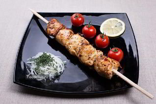 Шашлык из курицы в чесночно-луковом маринаде
