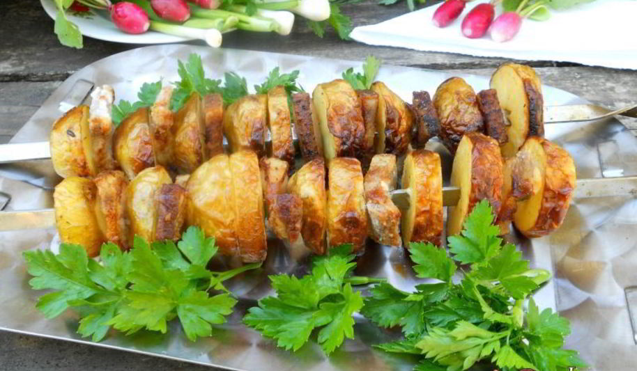 Рецепт шашлыка из молодого картофеля и сала