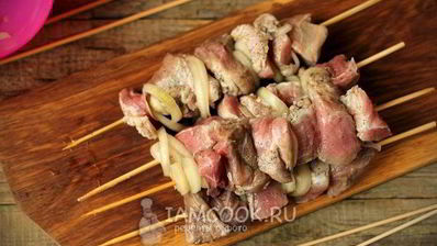 шашлык из свинины с овощами в духовке