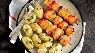 шашлык на кефире из куриного филе с овощами