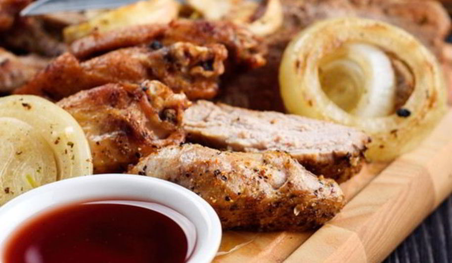 Рецепт шашлыка в маринаде из лука, помидоров и специй