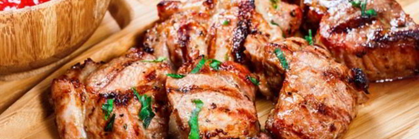 Свиной шашлык в маринаде с луковым соком