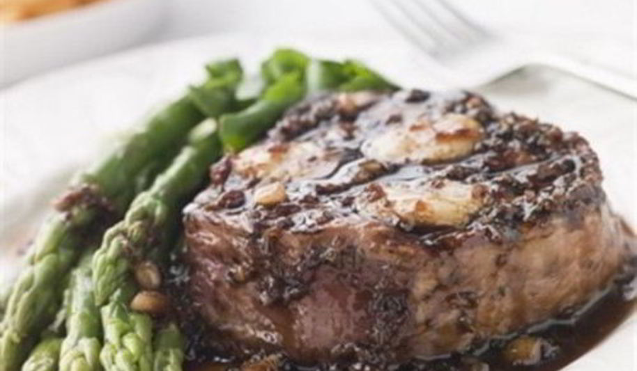 Рецепт говяжьего стейка в вине мадера с грибами