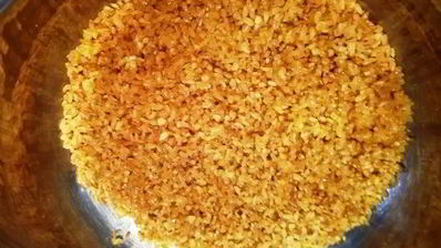 праздничный ужин из булгура с креветками и стейком