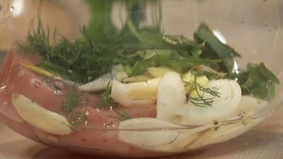 стейк из индейки с чечевицей и томатным соусом