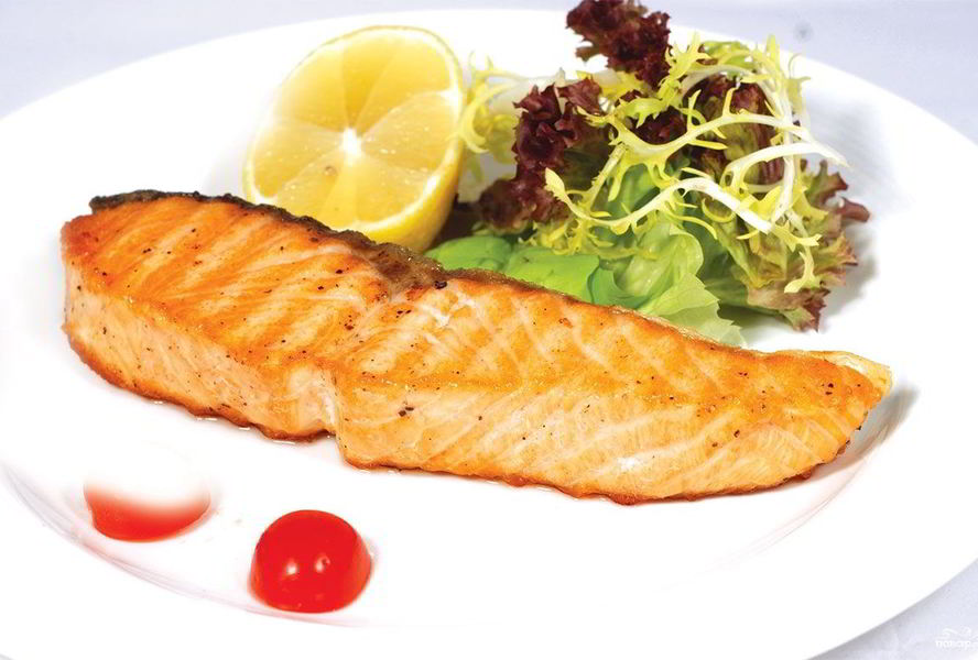 Стейк из лосося на сковороде