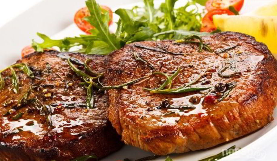 Рецепт стейка из свинины на косточке