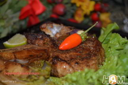 Стейк из свинины с цикорием