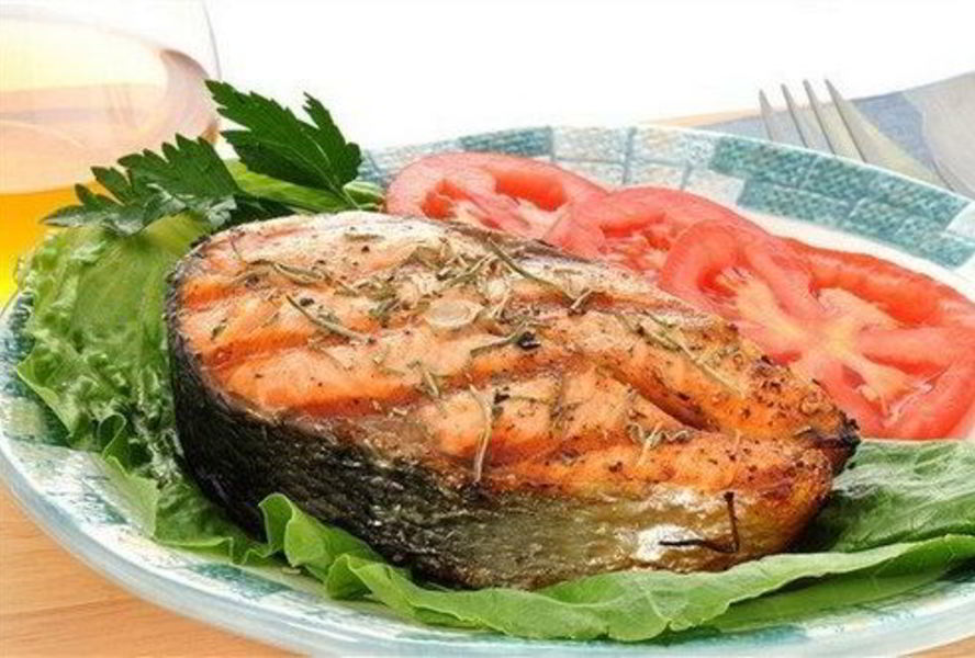 Стейк семги под сыром в духовке