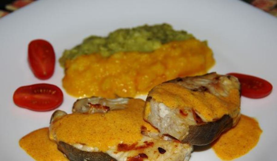 Рецепт стейков-гриля из зубатки под сливочным соусом