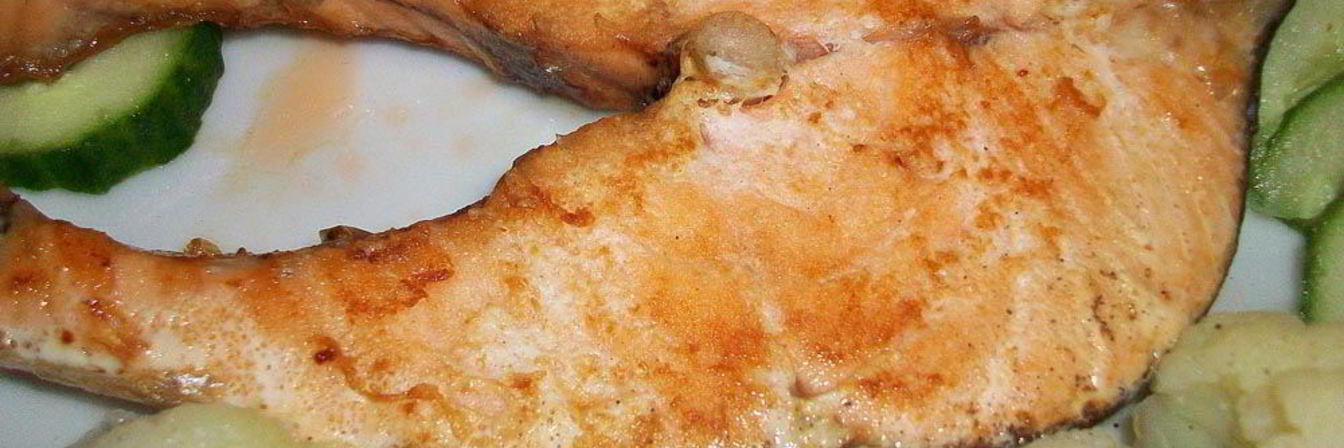 Жареный стейк из семги без масла