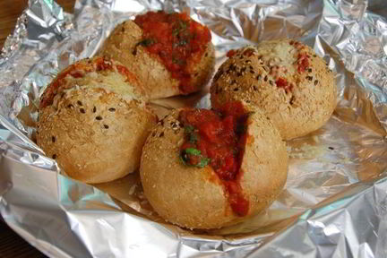 Булочки с тефтелями