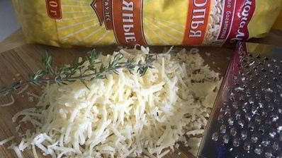 домашние тефтели в томатном соусе с зеленым булгуром