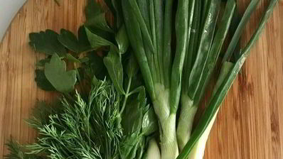 домашние тефтели в томатном соусе с зеленым булгуром