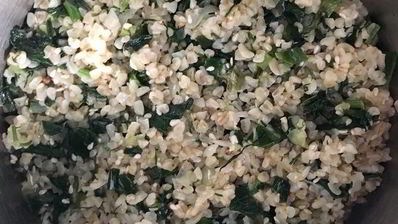 домашние тефтели в томатном соусе с зеленым булгуром