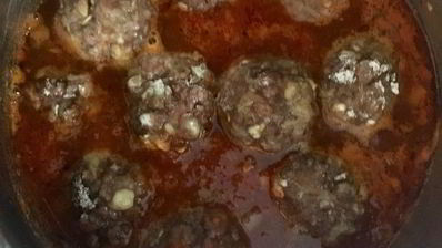 домашние тефтели в томатном соусе с зеленым булгуром